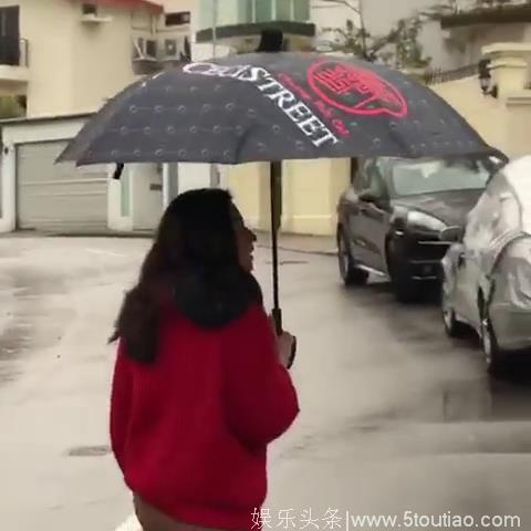 张柏芝自曝离婚后最崩溃时刻，爱猫走丢儿子哭闹，自己冒雨去找！