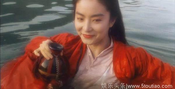 贾静雯3个女儿太美，林青霞3个女儿却被嘲，网友：怪孩子爸爸！