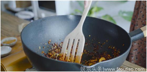 韩国美食综艺拜倒成都串串，成都人：论吃，你们都是渣渣！