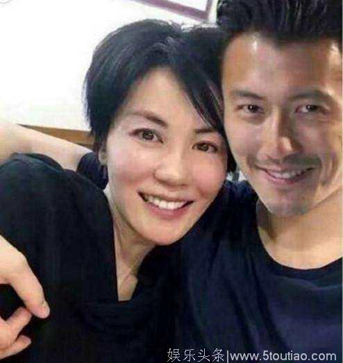 王菲李亚鹏12岁女儿李嫣近照曝光，多才多艺，古典气质十足！