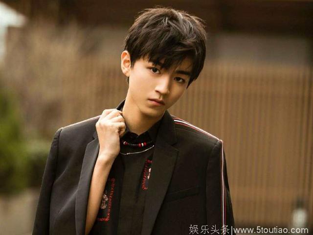 最新95后明星人气榜单曝光，蔡徐坤第一，TFBOYS排名没有让人失望