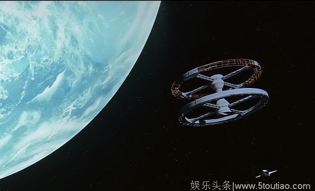 库布里克执导电影《2001太空漫游》影评：人类启蒙之宇宙探索之路