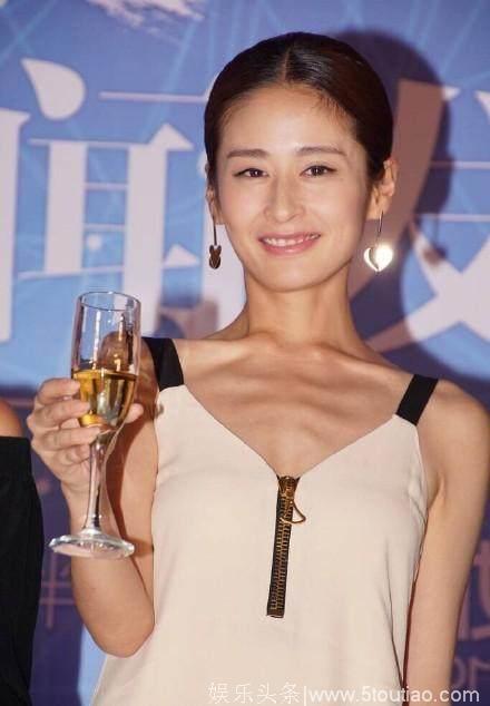 盘点娱乐圈拥有“排骨胸”的11位女星，瘦成这样真的好看吗？