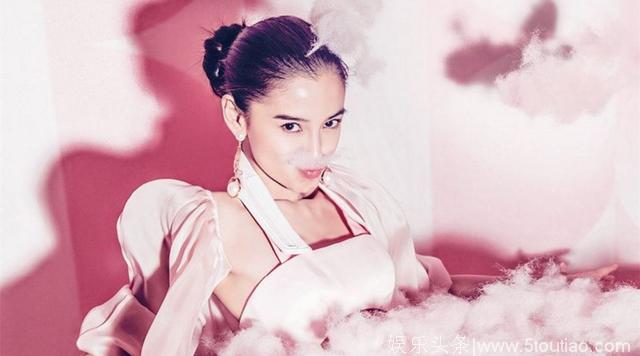 黄晓明这么喜欢Angelababy，看完女星和婆婆的合照，终于知道原因