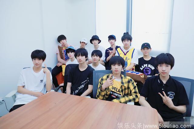 内地组合前十排行榜，乐华三次上榜，TFBOYS与NINE PERCENT争第一