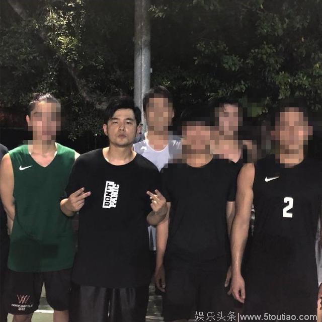 坐了三年冷板凳的周杰伦，成名以后和科比林书豪姚明成了兄弟！