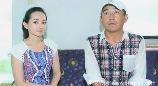 出道18年默默无闻，闪婚嫁给丈夫幸福美满，现与丈夫租房住