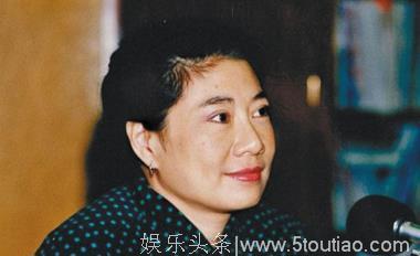 演员岳华去世，港台三位名媛曾痴迷于他，郑佩佩婚后仍为其写情书