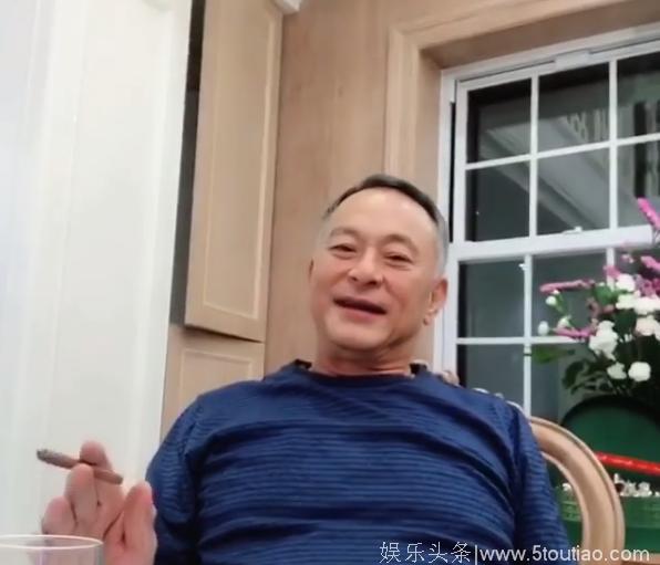 郑秀文发文感激杜琪峰：看到他犹如看到父亲一样