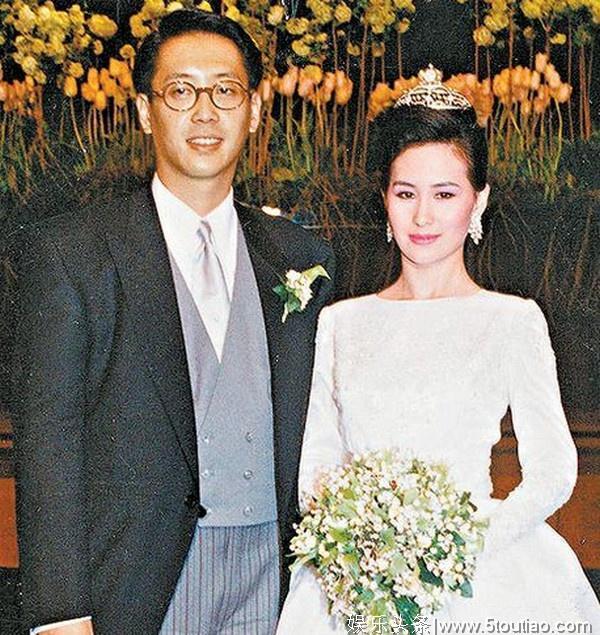 香港女星李嘉欣，凭借绝美的容颜深入人心，影迷心中的绝对的女神