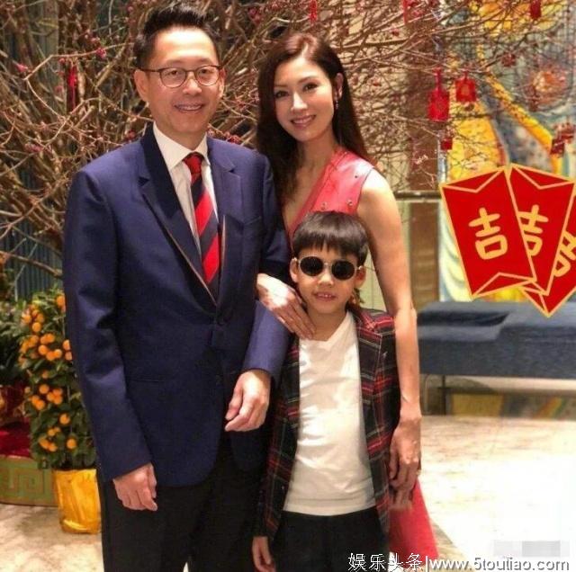 香港女星李嘉欣，凭借绝美的容颜深入人心，影迷心中的绝对的女神