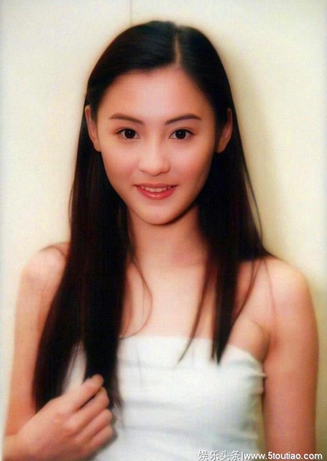 中国娱乐圈20年来最美的一位女星，素颜美得毫无瑕疵。