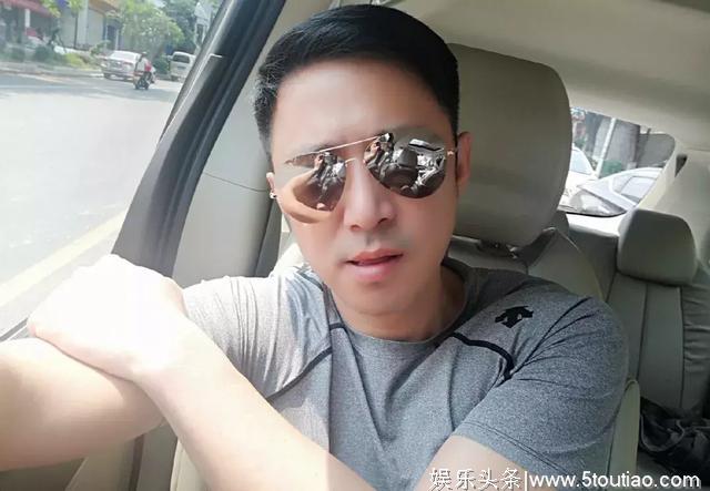 明星夫妻本都不红,现一个凭《都挺好》翻红,一个凭《知否》爆红