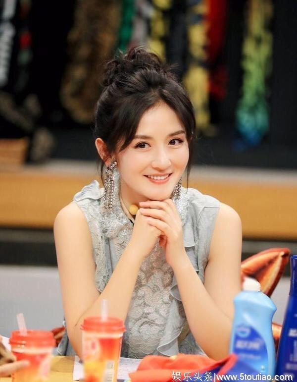 张杰晒女儿照片,被扒出身上裙子价格,网友:果然谢娜不差钱