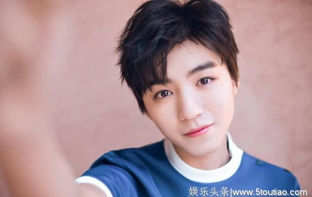 王俊凯再度登顶娱乐明星代言榜,花式榜单认证人气与实力!