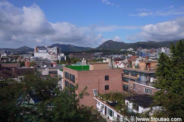 别再被韩剧里男女主住的屋塔房骗了！看完它的真实模样，差距太大