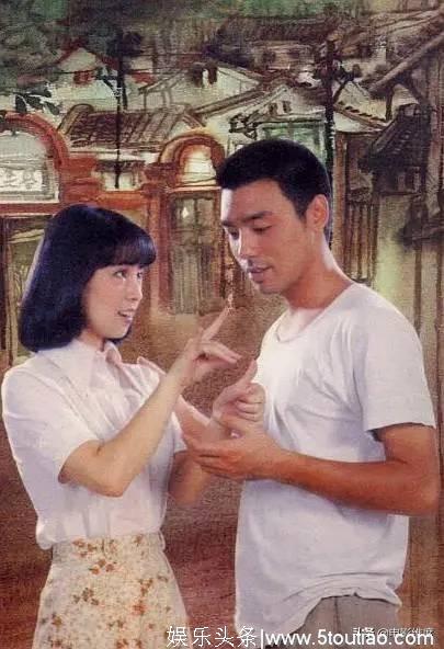 66岁钟镇涛婚姻坎坷,前妻败光2亿家产,如今娶小19岁娇妻很幸福