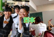 中日韩学生课间在干嘛，忍了韩国和日本，看到中国学生心酸了