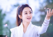 迪丽热巴长相美艳完胜赵丽颖，但她真的很难火过赵丽颖