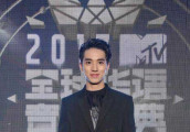 许魏洲获封年度新人KING 一年狂揽9个新人奖