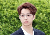 《Produce101》WANNA ONE集体现身“上班路” 赖冠霖弹发爱心姜丹尼尔朴志训齐亮相[组图]