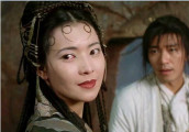 与星爷合作多次, 眼看成为“星女郎”30年前被人糟蹋精神失常, 如今54岁穷困潦倒