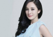 杨幂参加活动遇强风险走光，摄像师抓拍遭炮轰！