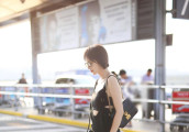 张俪的私服太让人服气, 胸以下全是腿! 网友: 不如不穿!