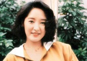 曾与张国荣相恋, 17岁就做小三, 为渣男未婚生子, 被骗好几年, 如今52岁依然单身