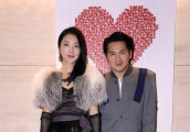 这八位男星很丑却娶了漂亮老婆, 最后一位很尴尬