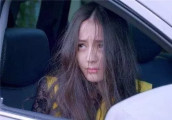 我以为迪丽热巴的脸已经够小了, 没想到被她瞬间碾压