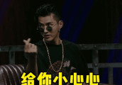 吴亦凡穿Nike、潘玮柏穿椰子鞋, 只有他穿了一双..