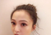 母亲污蔑她吸毒, 被公司雪藏。命运坎坷的她是如何面对的?