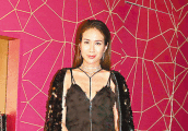 庄思明吊带打扮先给男友过目 赞其酒品好