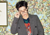 炎亚纶写真英气逼人 演绎英伦摩登范儿