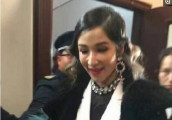 38岁变脸天后萧亚轩这次彻底换脸了, 近照曝光已是面目全非
