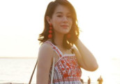 胡杏儿晒美照孕肚凸起 孕妈美出新高度!