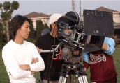 他和周星驰合作最有默契, 堪称天衣无缝, 在片场不用商量一秒? 他给了这个答复