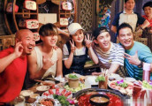 任达华拍武打戏受伤缝8针, 女儿嘘寒问暖贴心照顾!