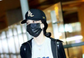 吴昕机场街拍终于美出新高度啦! 网友: 有了潘玮柏的滋润就是不一样