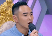 阮经天说徐璐单纯可爱没心眼 而且还没交过男朋友 徐璐听后当场抱头尴尬傻笑