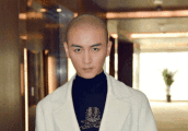 陈晓剃得了光头, 留得了胡渣, 当爸爸后简直颜值开挂