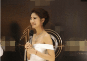 安以轩安以轩婚后首次现身穿低胸小洋装, 弯腰俯身事业线好惹眼