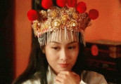 承包了大半个香港娱乐圈女明星, 可他自己却孤独一生