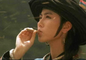 鹿鼎记里周星驰大老婆, 得厌食症瘦成麻杆, 玩双性恋失意入空门