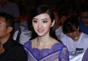 张云龙想牵迪丽热巴的手 这一幕与甄子丹、景甜那幕如出一辙