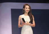 她身材火辣被称“少男杀手”, 却因身高被甩, 如今衣品爆表美上天