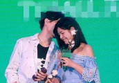 “双陈夫妇”婚后首同框, 过儿姑姑撒狗粮
