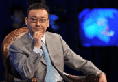 央视主播才华不输白岩松, 不雅照让他出走央视, 成网红养家