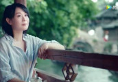 以为是晒儿子 结果刘若英自己坐着儿童玩具汽车出来了